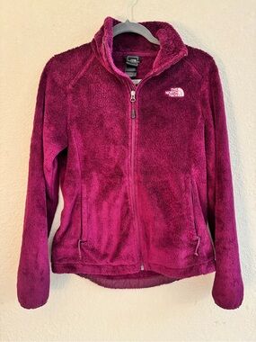 The North Face women’s Osito Full Zip fleece jacket in burgundy. Size S. EUC!!